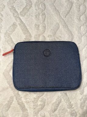 Navy White Red Interior Zip Textured Travel Toiletry Bag